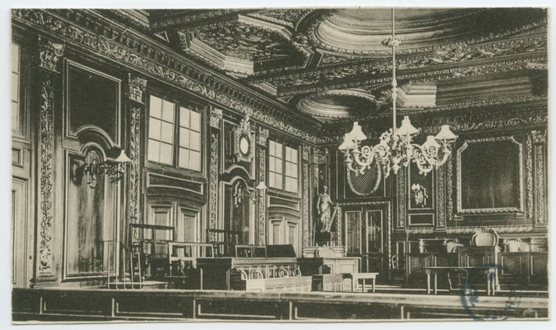 Carte postale ancienne [RENNES. - Palais de Justice - La Salle des Assises]