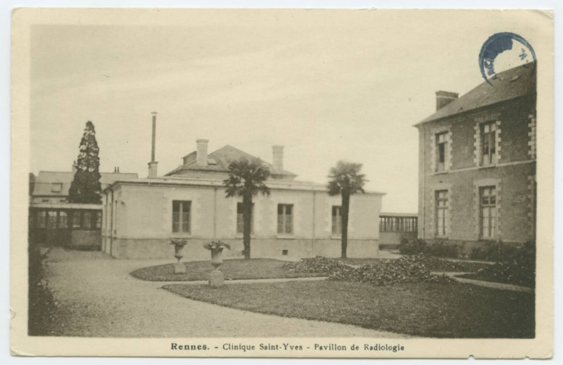 Carte postale ancienne Rennes. - Clinique Saint-Yves - Pavillon de Radiologie
