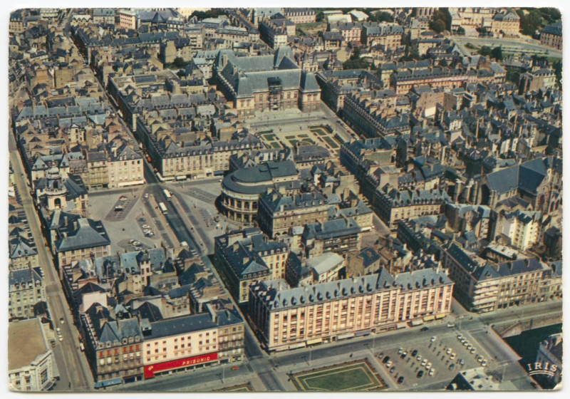 Carte postale ancienne Rennes (Ille-et-Vilaine) 1891 - Place de l'Hôtel-de-Ville. Le Théâtre et le Palais de Justice.