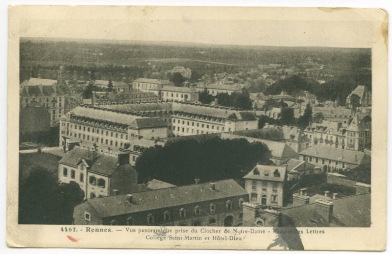 Carte postale ancienne 4462. - Rennes. - Vue panoramique prise du Clocher de Notre-Dame - Faculté des Lettres. Collège Saint-Martin et Hôtel-Dieu