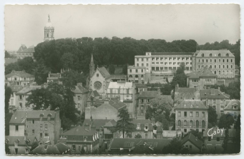 Carte postale ancienne 87 - Rennes (I.-et-V.) Vue d'ensemble vers Saint-Mélaine. Le Lycée de jeunes filles et le Thabor.