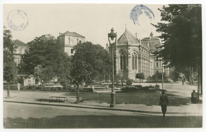 Carte postale ancienne 520. - Rennes. - Square Kerjus et Chapelle du Lycée