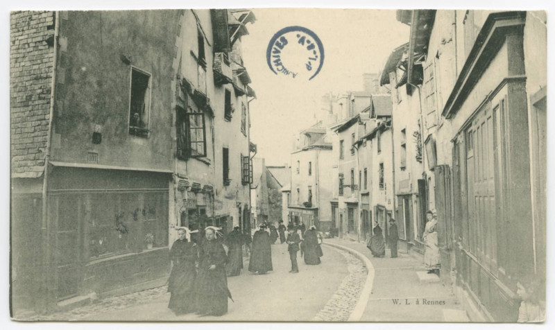 Carte postale ancienne [RENNES. - Rue Nantaise (?)]