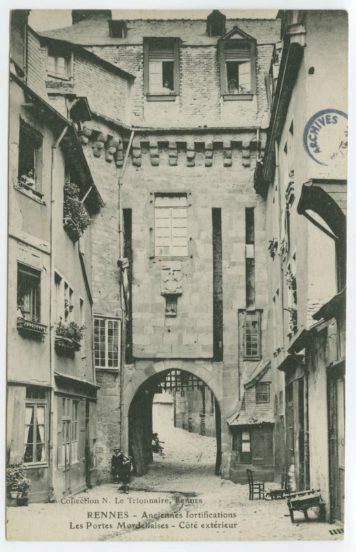 Carte postale ancienne Rennes - Anciennes Fortifications. Les Portes Mordelaises. Cote Exterieur