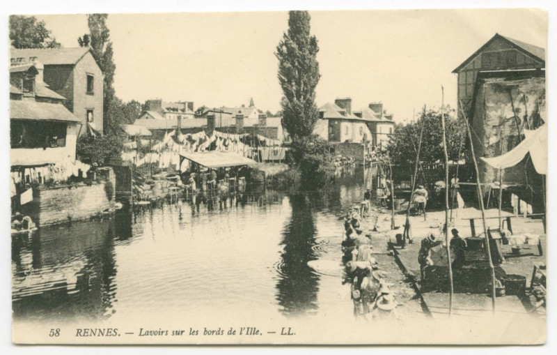 Carte postale ancienne 58. Rennes. - Lavoirs Sur Les Bords De L'Ille