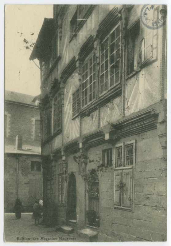 Carte postale ancienne [RENNES. - La Maison de Dugesclin]