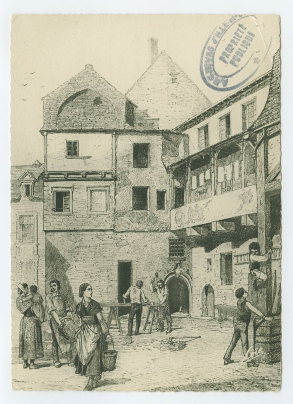 Carte postale ancienne 8 - Le vieux Rennes - La cour du couvent des Calvairiennes. (par Bussel)