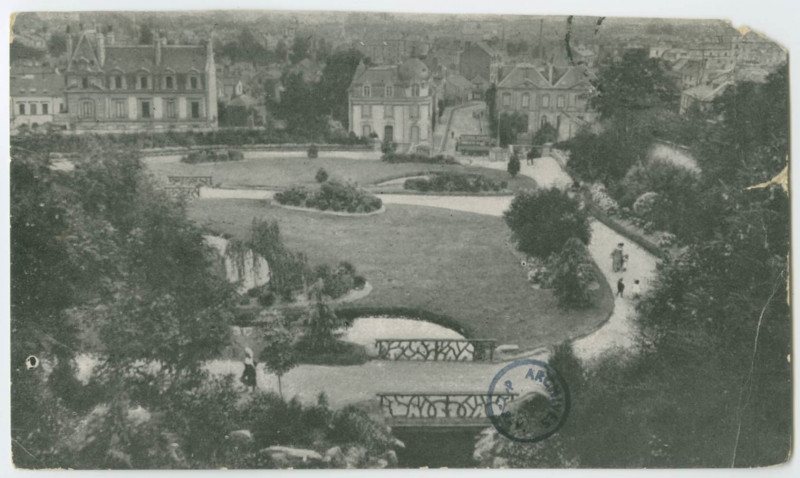 Carte postale ancienne [RENNES (I-et-V.). - Le Jardin du Thabor]