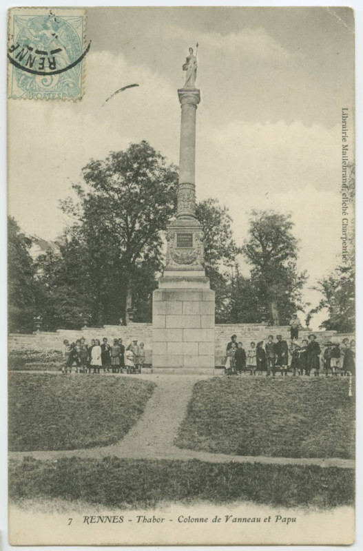 Carte postale ancienne 7. - Rennes. - Thabor - Colonne de Vanneau et Papu.