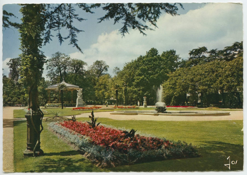 Carte postale ancienne Rennes (35). - Le Thabor.