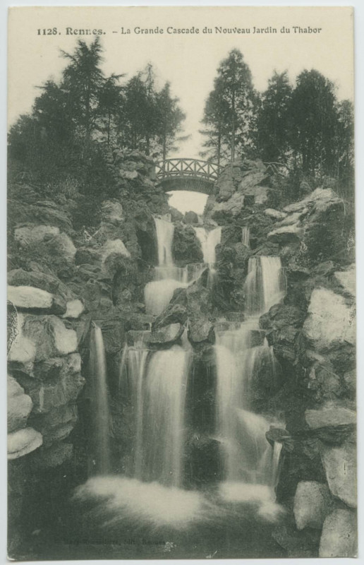 Carte postale ancienne 1128. - Rennes. - La Grande Cascade du Nouveau Jardin du Thabor.