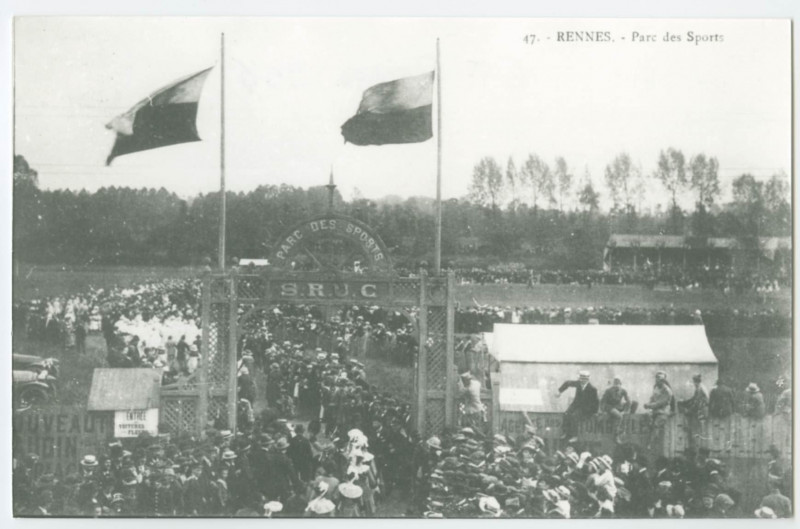 Carte postale ancienne 47. - Rennes. - Parc des Sports.