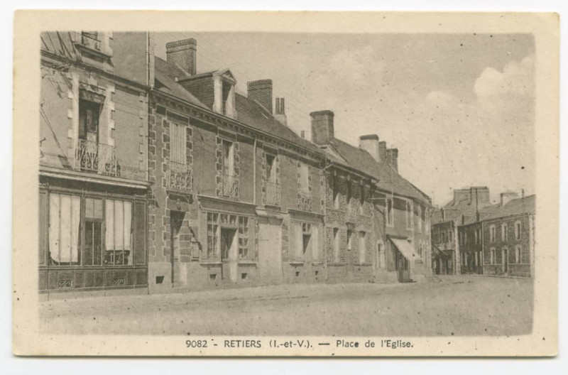 Carte postale ancienne 9082. Retiers (I.-et-V.).- Place de l'Eglise.