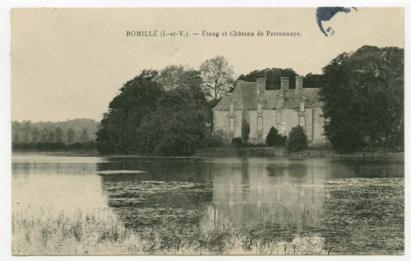 Carte postale ancienne Romille (I.-et-V.).- Etang et Château de Perronay