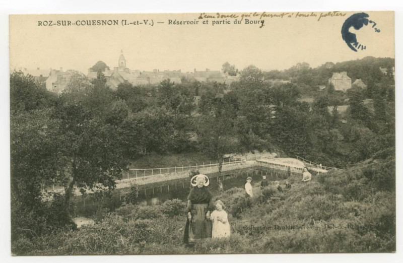Carte postale ancienne Roz-Sur-Couesnon (I.-et-V.) - Réservoir et partie du bourg
