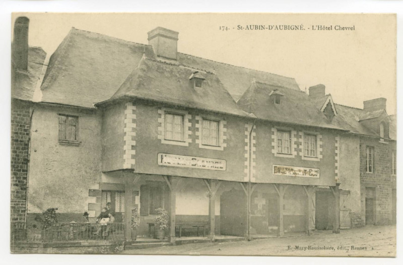 Carte postale ancienne 174. - St-Aubin-D'Aubigne. - L'Hôtel Chevrel