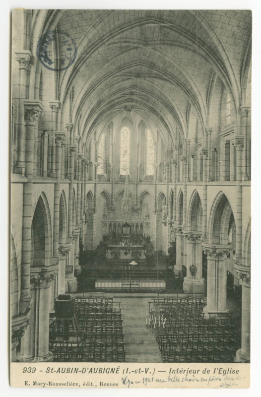 Carte postale ancienne 939 -  St-Aubin-D'Aubigne ( I.-et-V.) - Intérieur de l'Eglise.