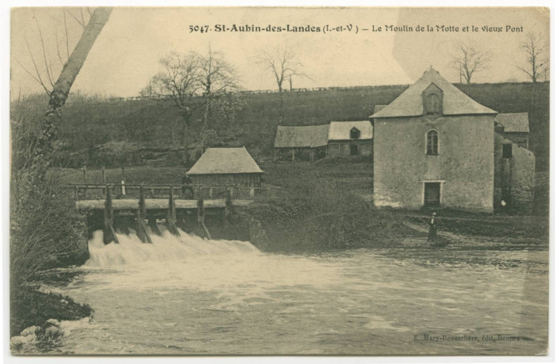Carte postale ancienne 5047. Saint-Aubin-des-Landes ( I.-et-V.).- Le Moulin de la Motte et le vieux Pont.