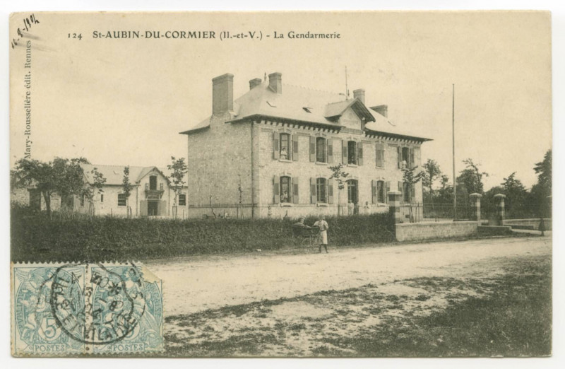 Carte postale ancienne 124 St-Aubin-Du-Cormier ( I.-et-V.). - La Gendarmerie