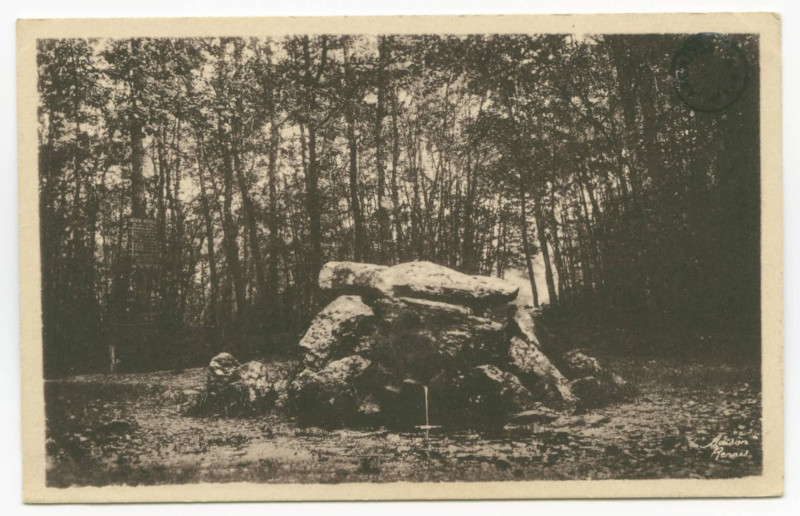 Carte postale ancienne St-Aubin-du-Cormier (I.-et-V.)  2193  - la Fontaine Minérale du Rocher du Parc.