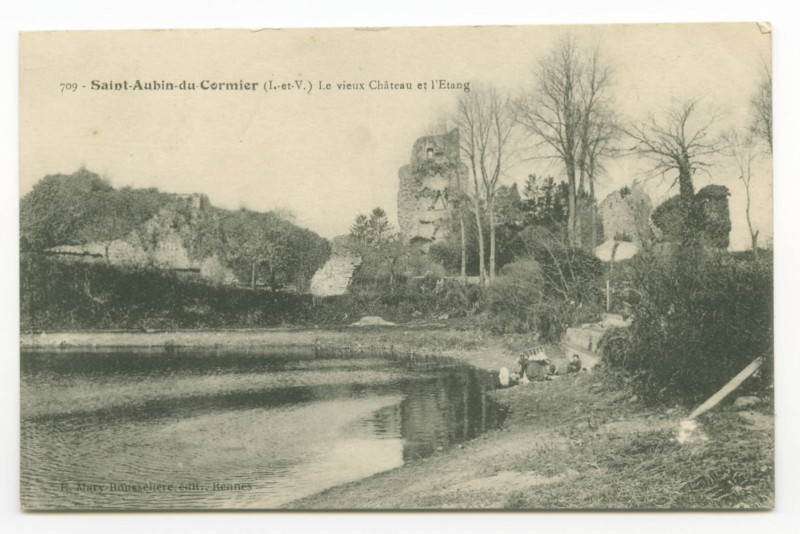 Carte postale ancienne 709.- Saint-Aubin-du-Cormier ( I.-et-V.).- Le vieux Château et l'Etang.