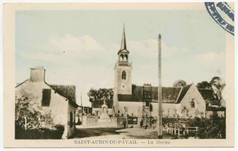 Carte postale ancienne Saint-Aubin-Du-Pavail - Le Bourg