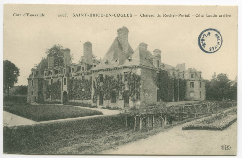 Carte postale ancienne 2065. Saint-Brice-En-Cogles Château de Rocher Portail - Côté façade arrière (Côte d'Emeraude)