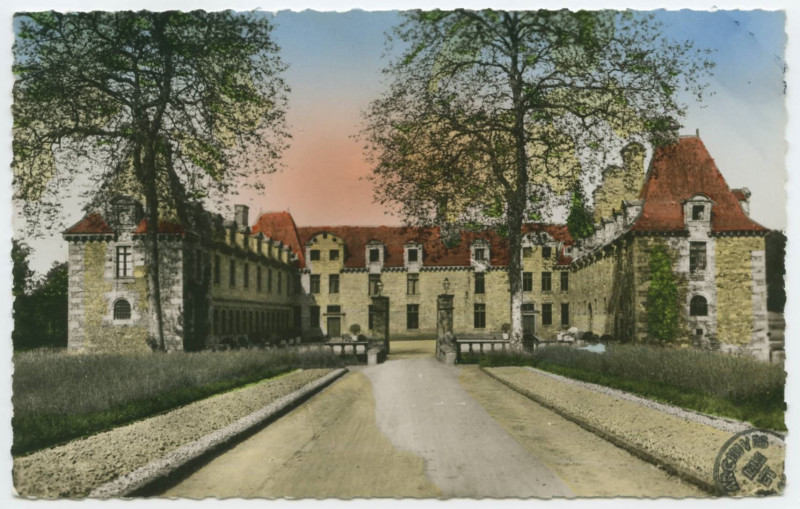 Carte postale ancienne Saint-Brice-En-Cogles (I.-et-V.) Le Château du Rocher - Portail  (1727)