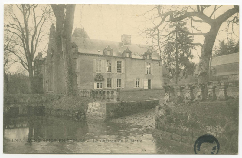 Carte postale ancienne 1747. Saint-Brice-En-Cogles - Le château de la Motte