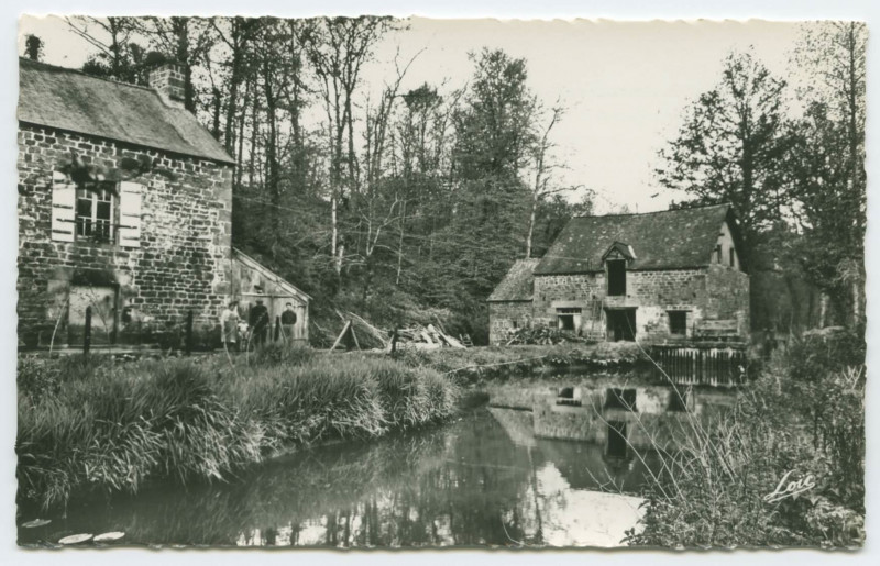 Carte postale ancienne 575. Saint-Christophe-de-Valains - Moulin de la Servais