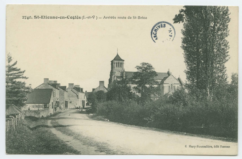 Carte postale ancienne 2740.  Saint-Etienne-en-Coglès (I.et-V.) - Arrivée route de St-Brice