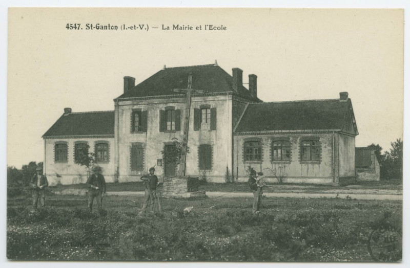 Carte postale ancienne 4547. Saint-Ganton (I.-et-V.) - La Mairie et l'Ecole