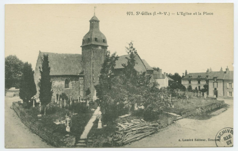 Carte postale ancienne 971. Saint-Gilles (I.-et-V.) - L'Eglise et la Place