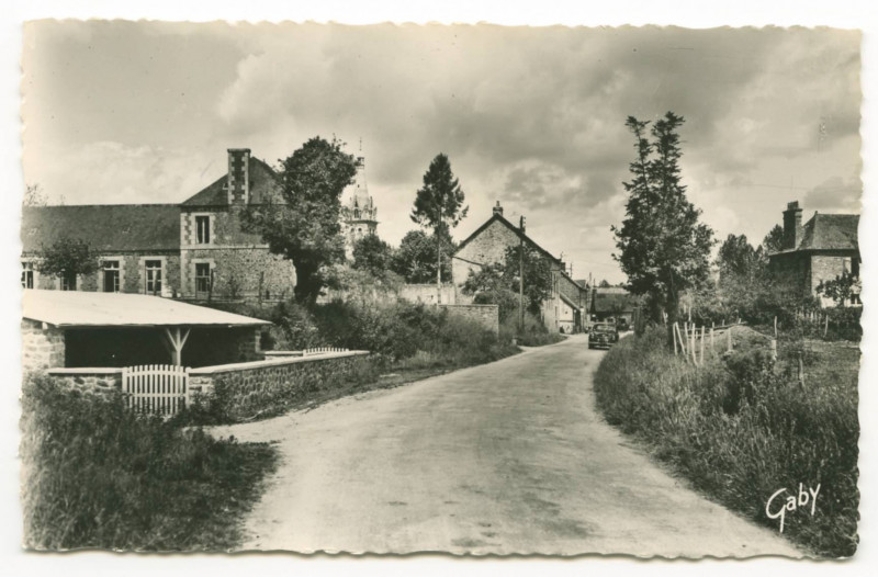 Carte postale ancienne 2 - Saint-Jean-sur-Couesnon (I.-et-V.) - La Rue des Ecoles