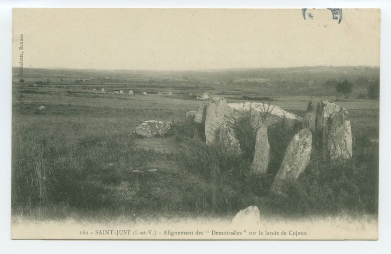 Carte postale ancienne 162 .  Saint-Just (I.-et-V.) - Alignement des Demoiselles sur la lande de Cojoux