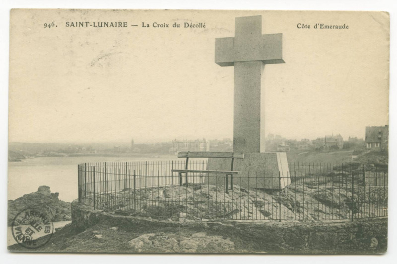 Carte postale ancienne 946. -  Saint-Lunaire -La croix du Décollé