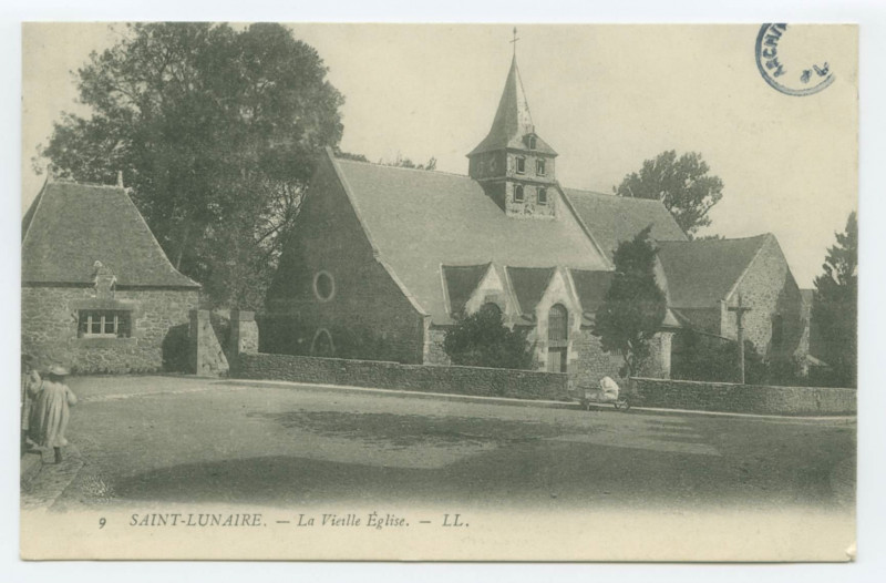 Carte postale ancienne 9 Saint-Lunaire - La Vieille Eglise