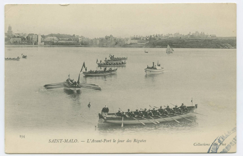 Carte postale ancienne 194 - Saint-Malo.- L'avant-port le jour des  régates.