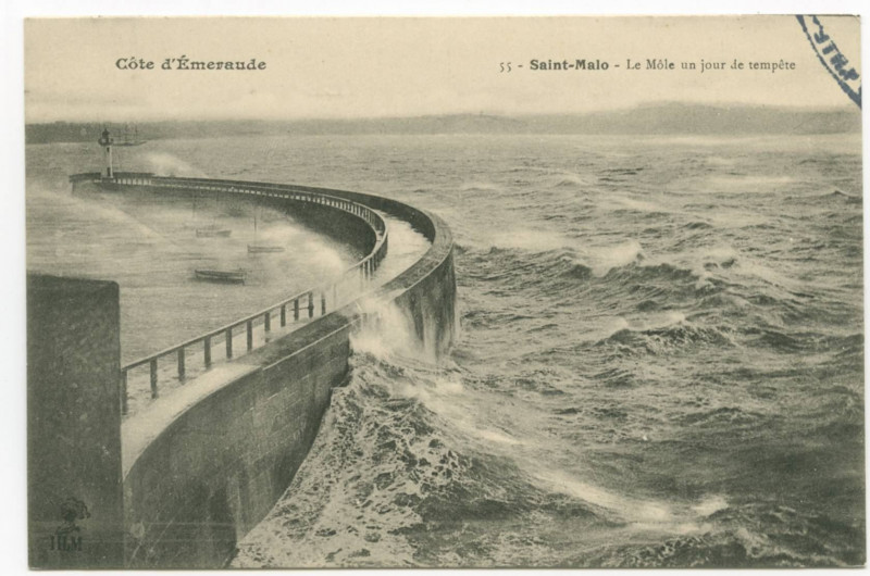 Carte postale ancienne 55 - Saint-Malo - Le Môle un jour de tempête