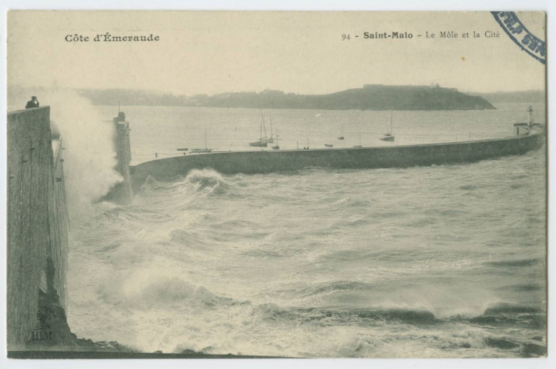 Carte postale ancienne 94 - Saint-Malo - Le Môle et la Cité.