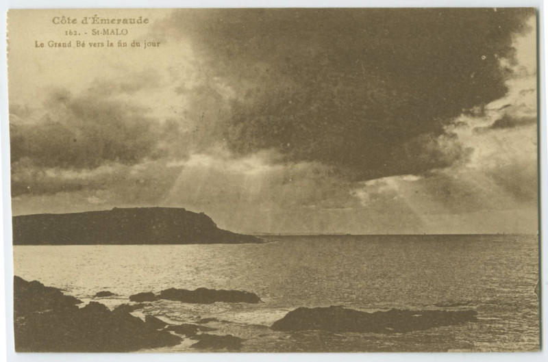 Carte postale ancienne 162.  Saint-Malo.- Le grand Bé vers la fin du jour.