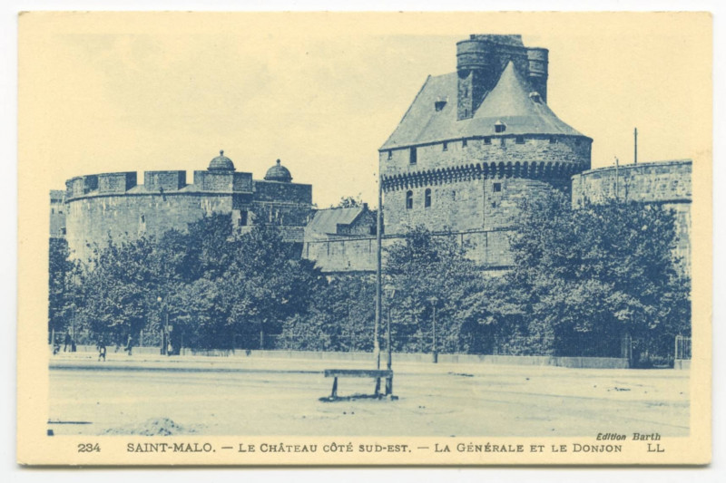 Carte postale ancienne 234  Saint-Malo - Le château côté sud-est. - La générale et le donjon. Ll.