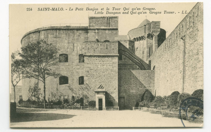 Carte postale ancienne 254  Saint-Malo -Le petit donjon et la tour Qui qu'en grogne. Little dungeon and Qui qu'en grogne tower.