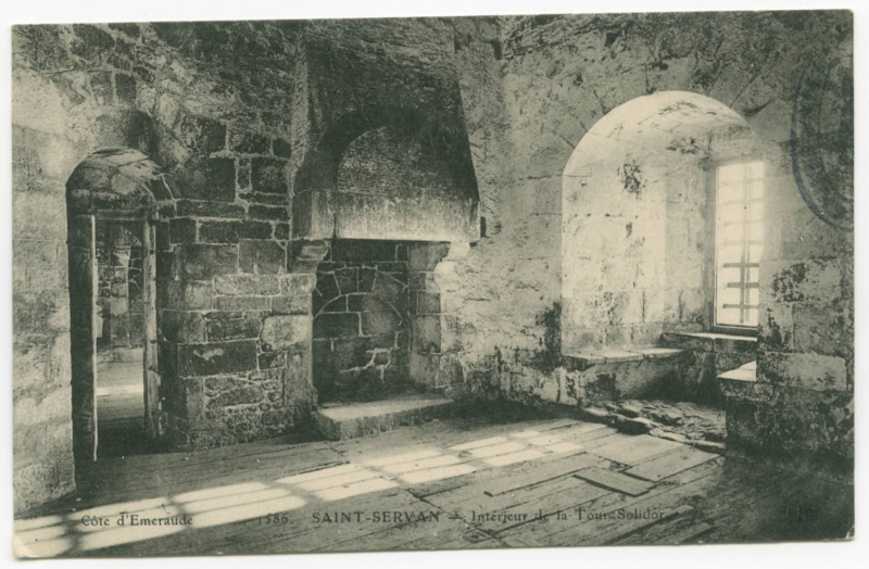 Carte postale ancienne 1586 Saint-Servan - Intérieur de la tour solidor.