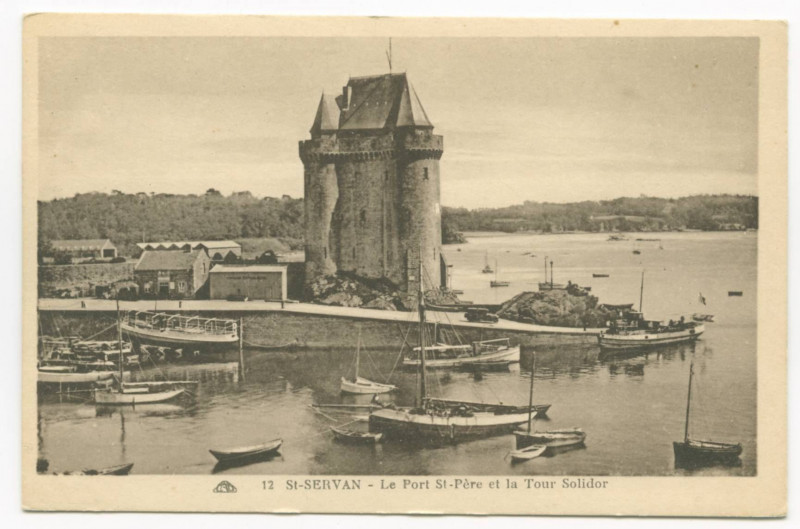 Carte postale ancienne 12  Saint-Servan - Le port Saint-Père et la tour solidor.