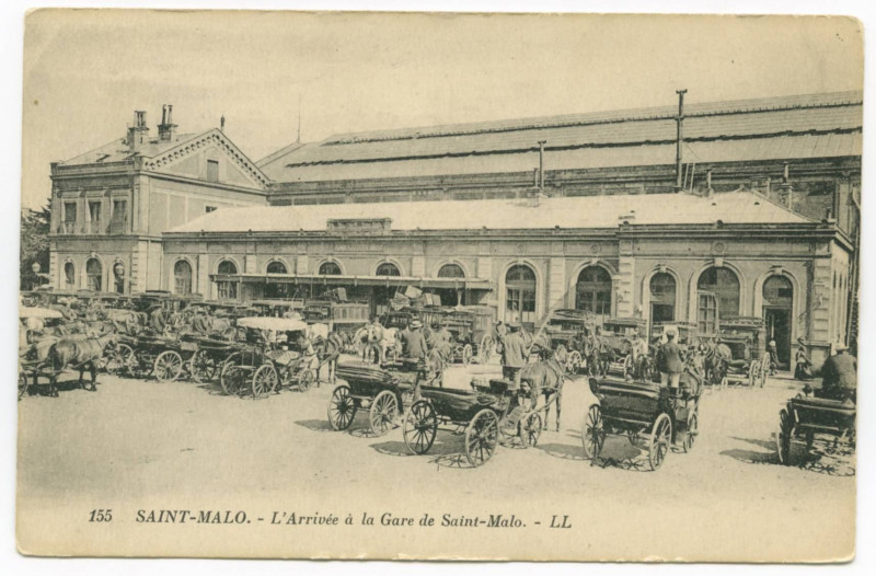 Carte postale ancienne 155  Saint-Malo - L'arrivée à la gare de Saint-Malo.