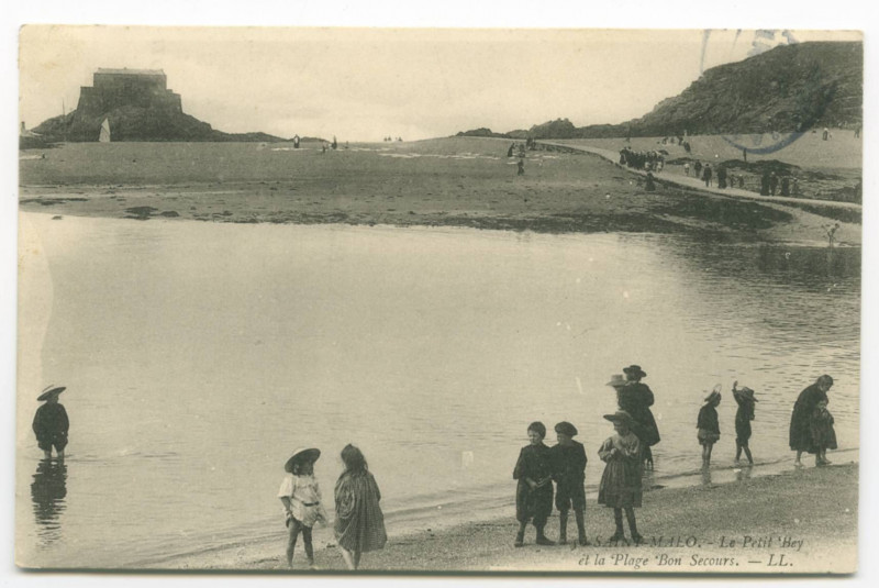 Carte postale ancienne 50 Saint-Malo - Le Petit Bey et la plage Bon Secours.