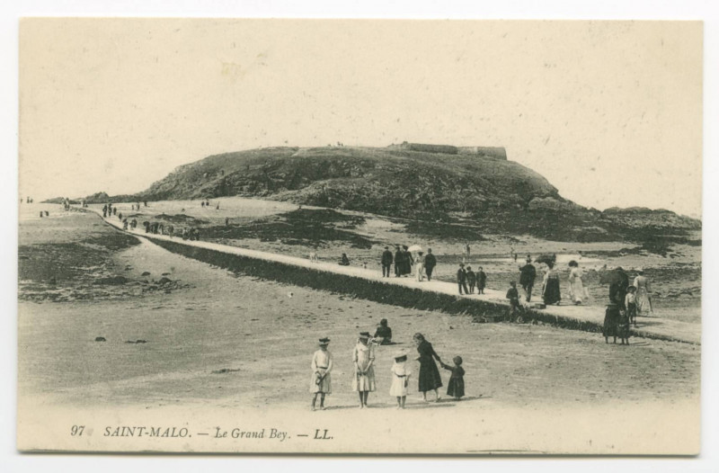 Carte postale ancienne 297 Saint-Malo - Le Grand Bey.