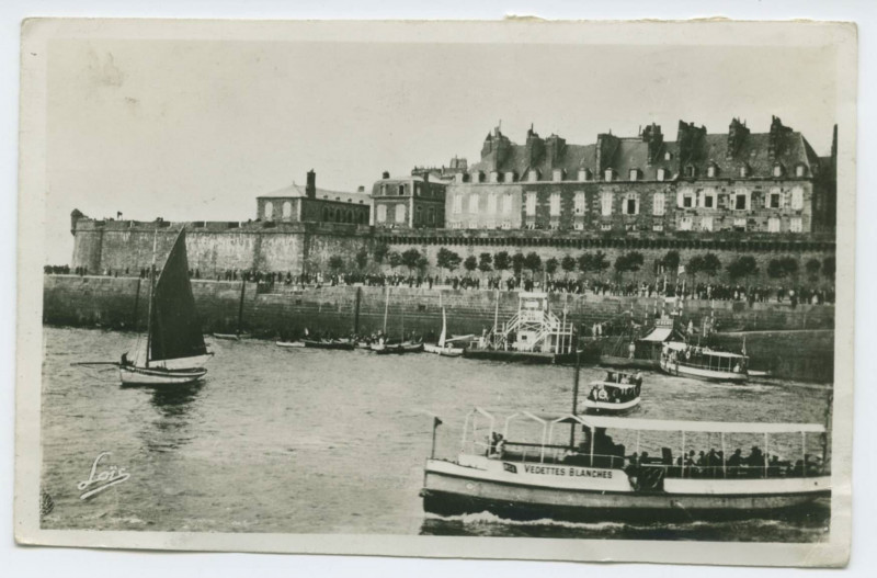 Carte postale ancienne 2842  Saint-Malo - Les remparts et la cale de Dinan.