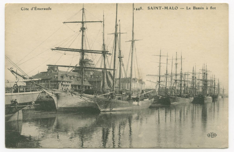 Carte postale ancienne 1448  Saint-Malo - Le bassin à flot.